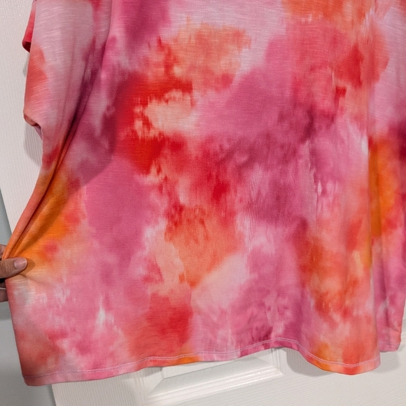 Chico's Pink and Orange Tie-Dye V-Neck Short Sleeve Shirt in Size 3 (XL) - Picture 4 of 7